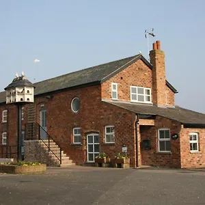 Hill Farm 5* Northwich
