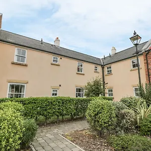  Holiday home Nett's Coastal Escape