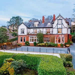 Oyo Rayanne House Guest 3* Holywood (Down)